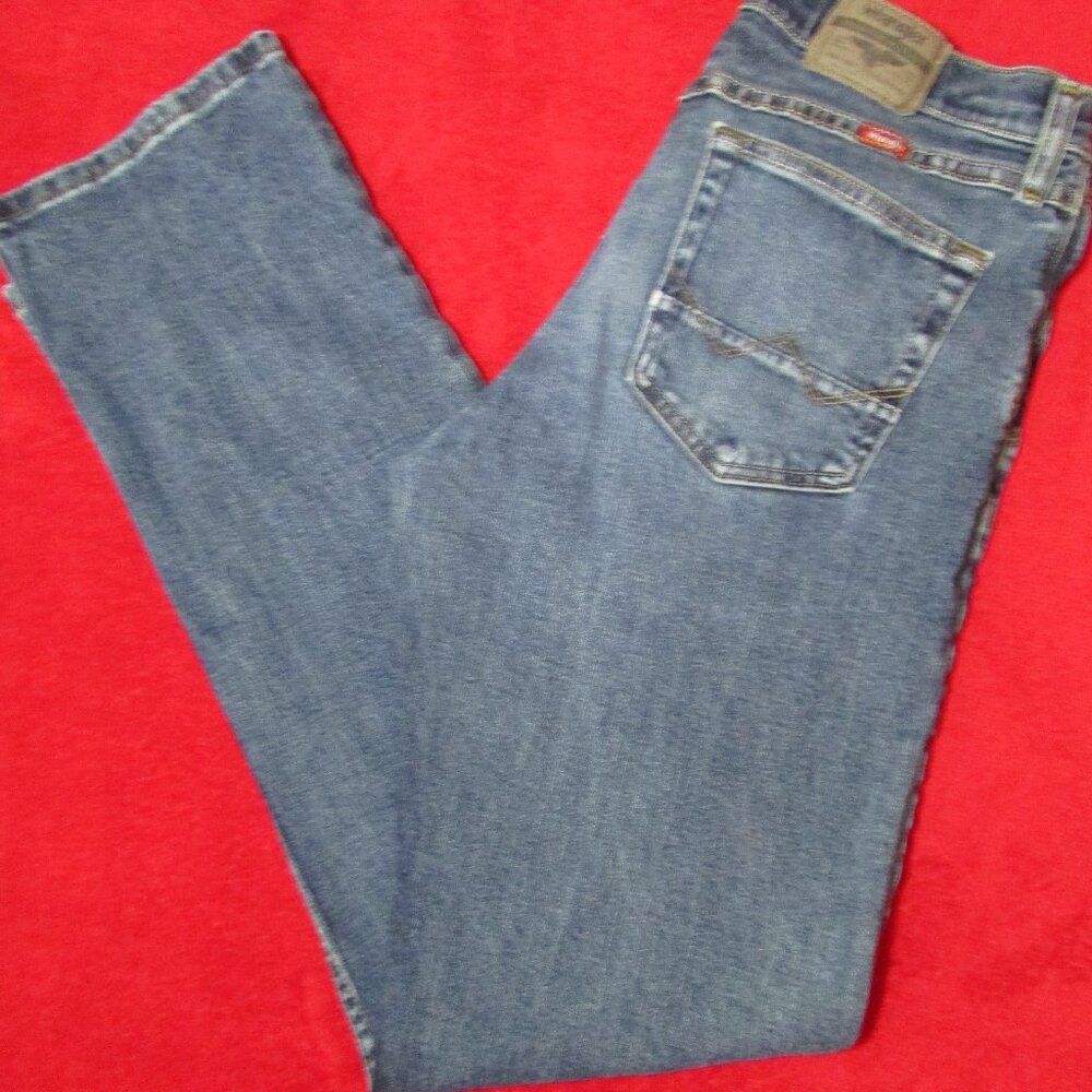 Wrangler Slim Straight Jeans 32 x 32 - Stretch Distressed